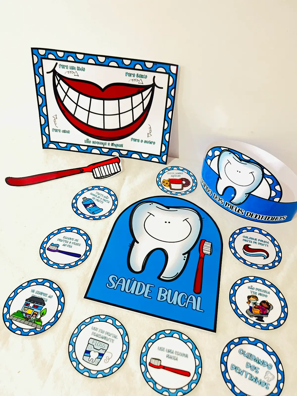 KIT SAÚDE BUCAL – APRENDER A CUIDAR DOS DENTINHOS PODE SER DIVERTIDO!