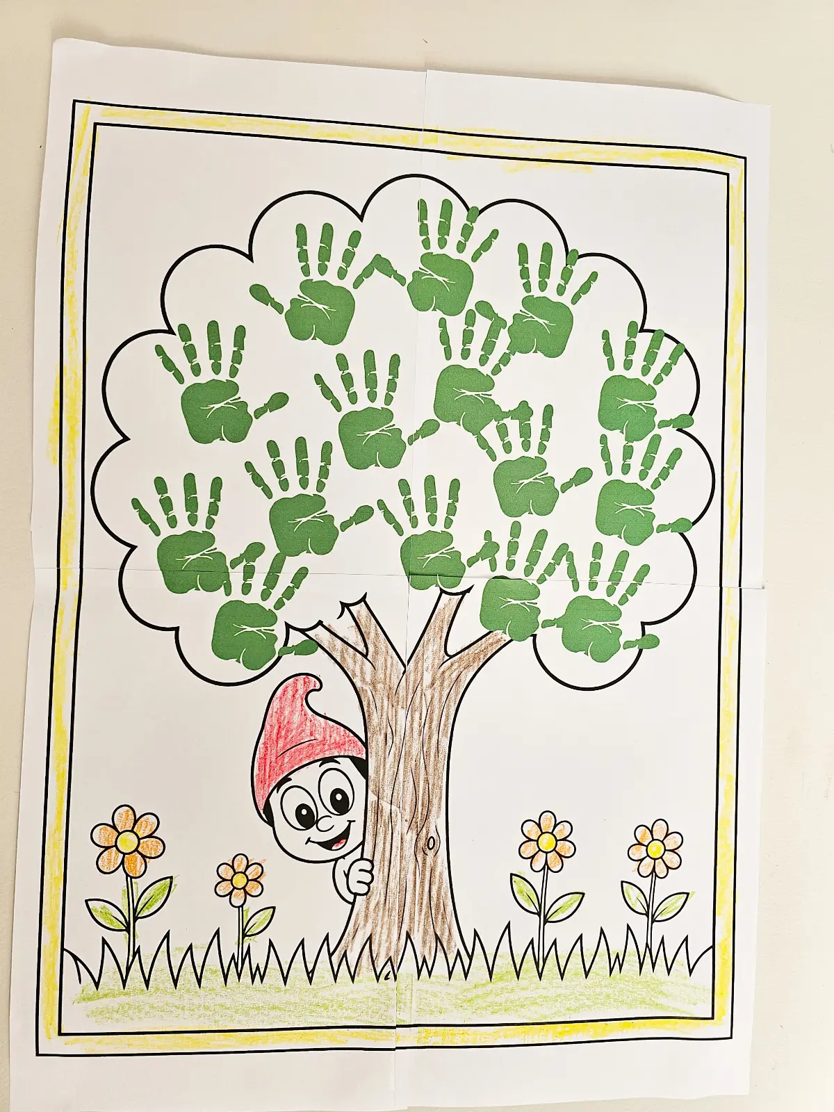 Painel Coletivo Folclore Saci Pererê: Árvore com Carimbo de Mãos (9 Folhas A4)
